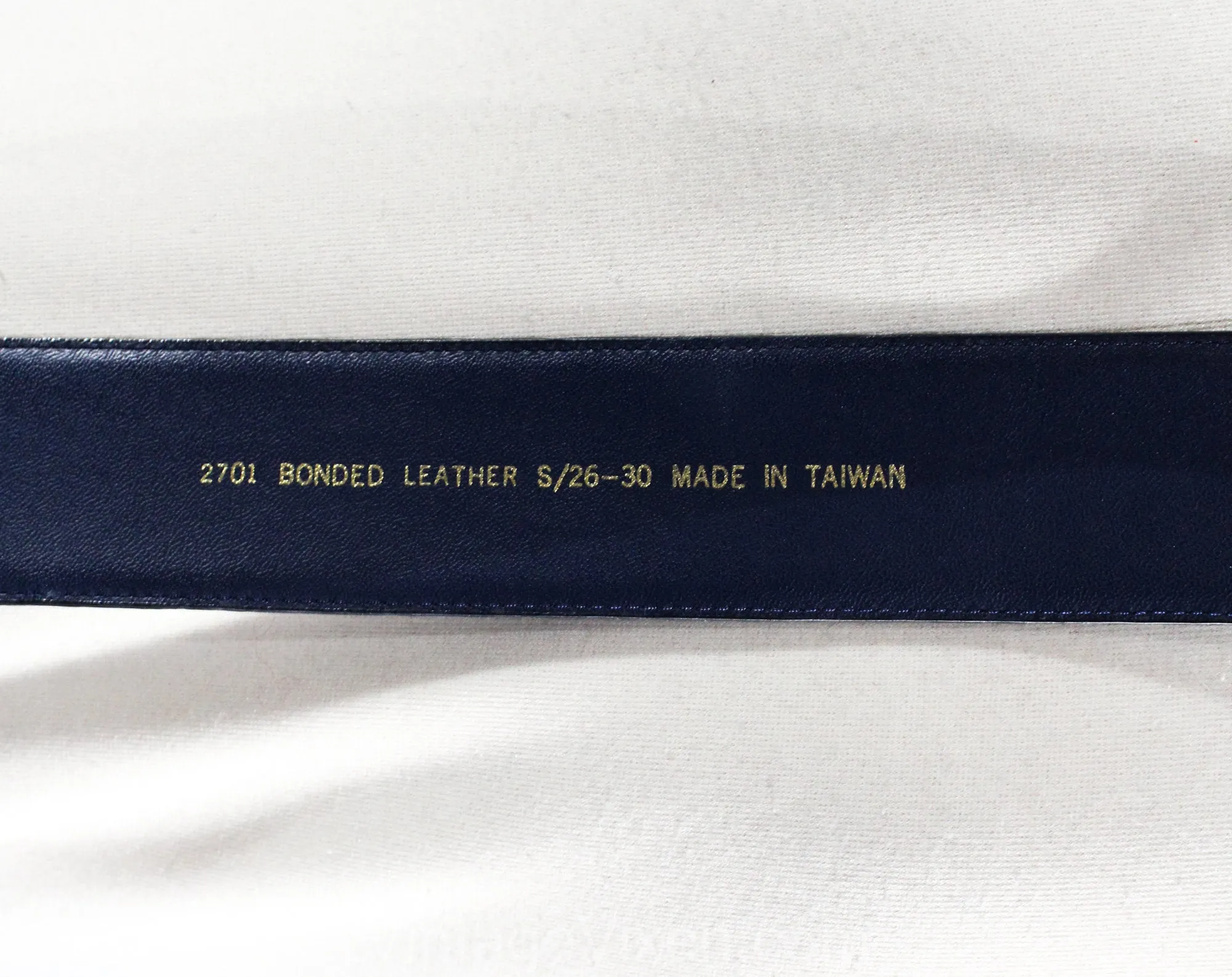 1990s Navy Blue Belt - Size 6 to 10 Faux Alligator Reptile Snakeskin Pattern - Small Medium 80s 90s Vegan Snake Skin - Waist 26 to 29.5