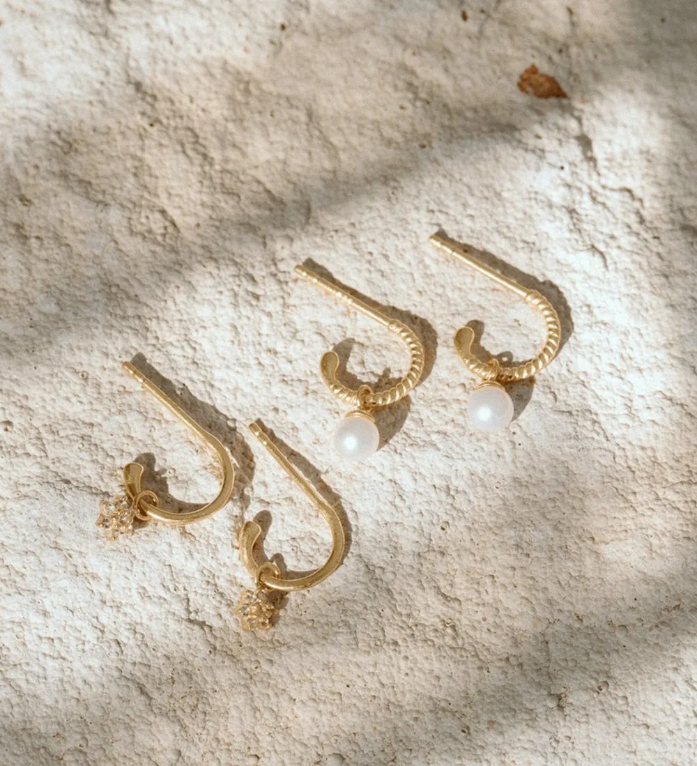 TINY PEARL HOOPS (18K GOLD PLATED)