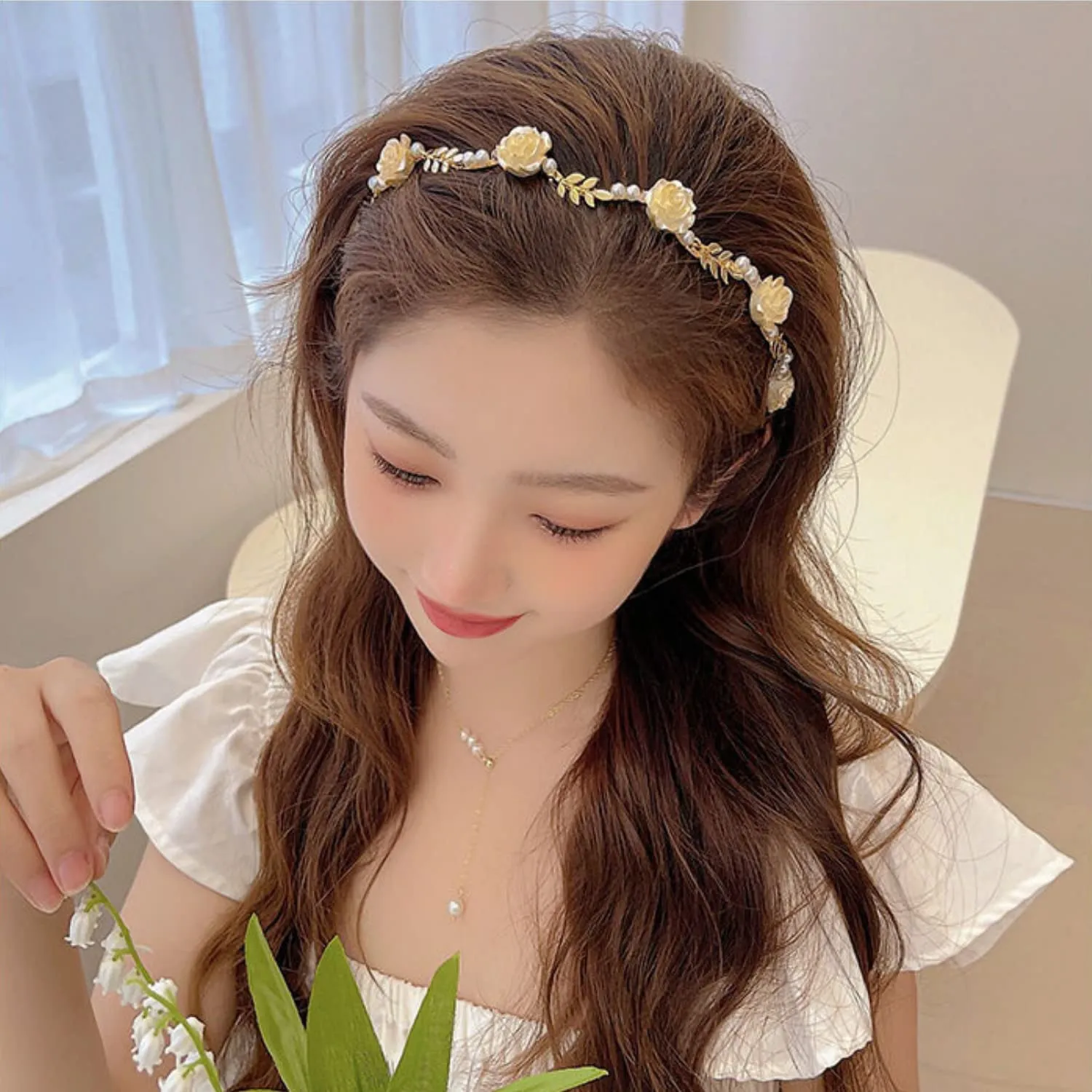 Valentine Exquisite Floral Rose Design Gold White Rose Hair Accessories - Elegant Metal Hoop Hairbands Ornaments Hairpin for Women Girls - Wedding 1Pcs